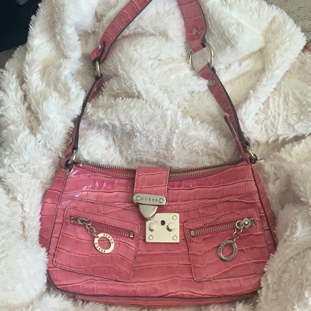 Guess Pink Textured Leather Shoulder Bag